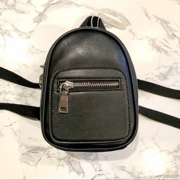 lululemon belt bag small What's So Great About Lululemon's Belt Bag? An Honest Review From a Mom of 3